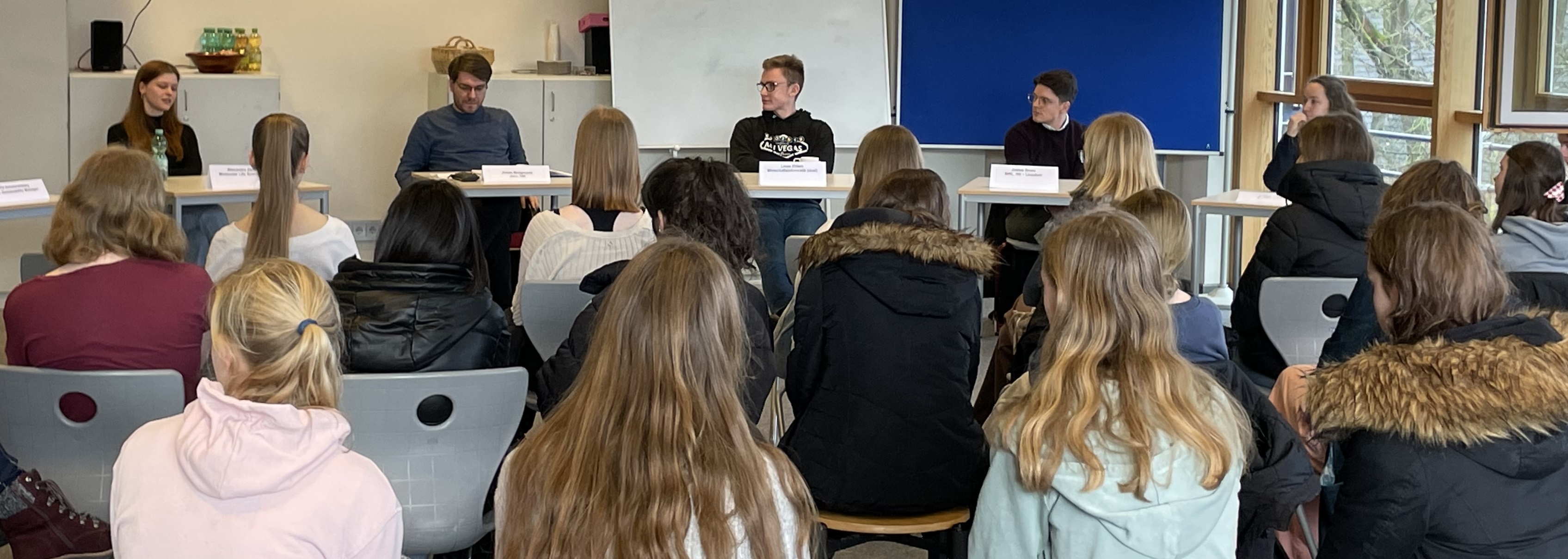 Ehemalige 1 zugeschnitten