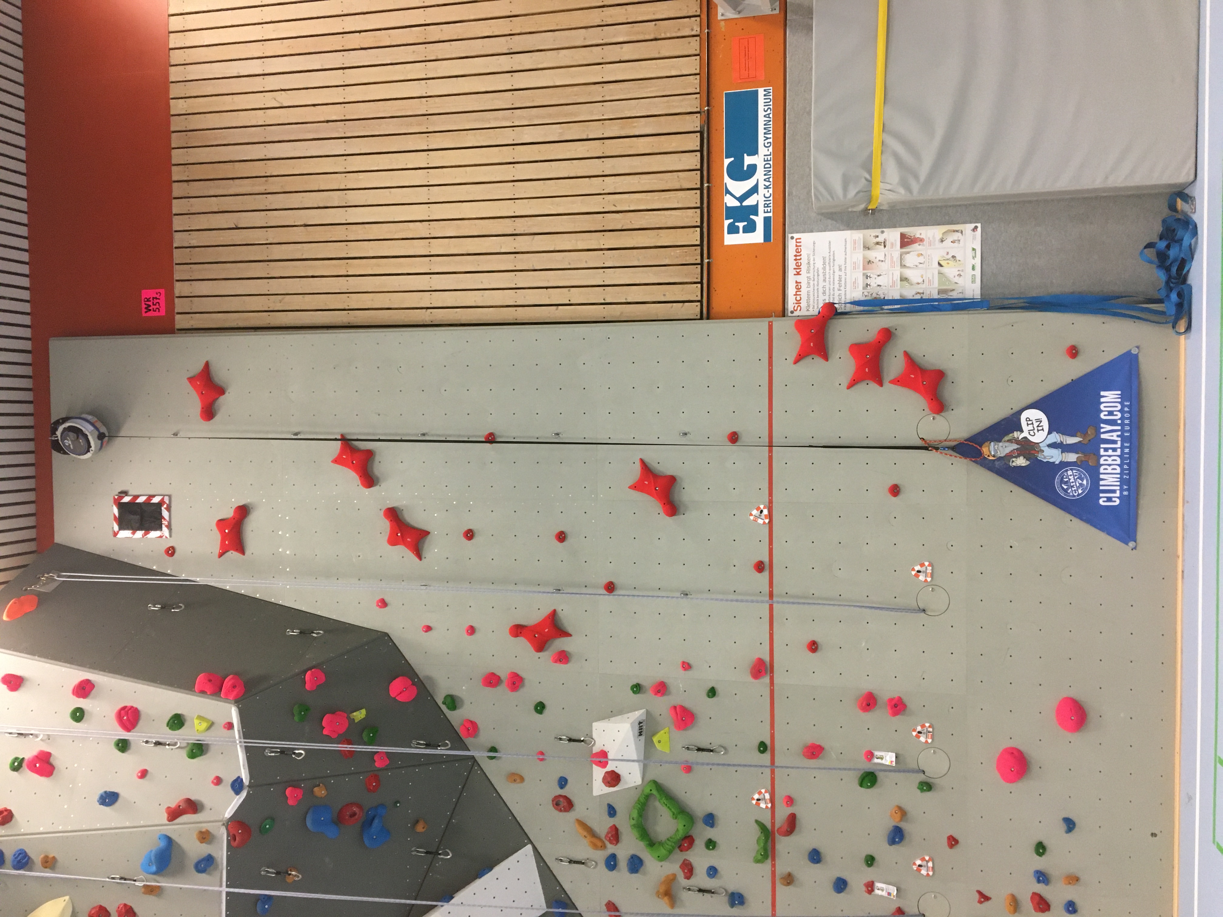 5D76FDE6 9B77 4F48 A1E0 202B2C023B2A